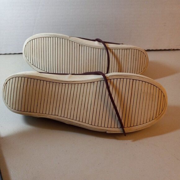 Old Navy Mid Top Sneaker - Picture 3 of 9